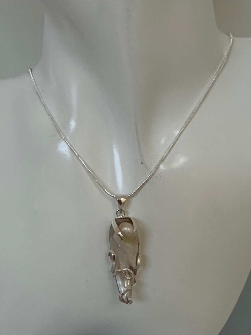Elegant 925 Sterling Silver Sea Pearl Swirl Pendant Necklace